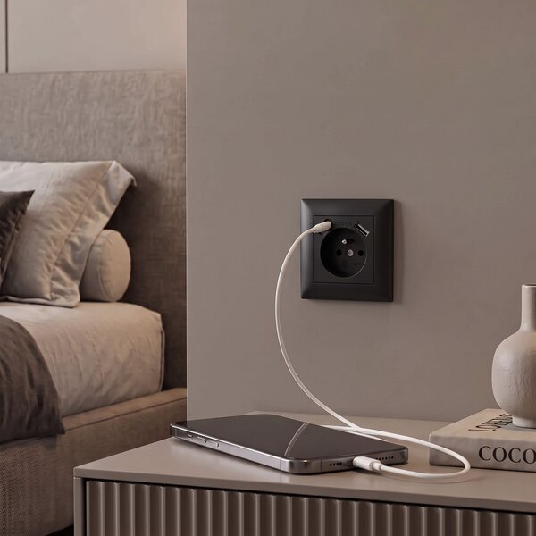 Enojna vtičnica z ozemljitvijo + USB-A USB-C OSTE JNH004-G Black