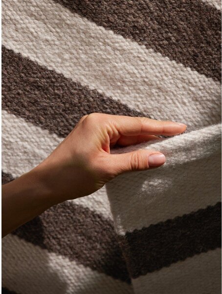 Bela/rjava obojestranska/ročno tkana volnena preproga 120x180 cm Vika – Hanse Home