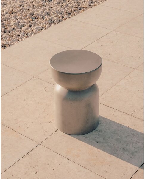 Betonska okrogla vrtna mizica ø 32 cm Garbet – Kave Home