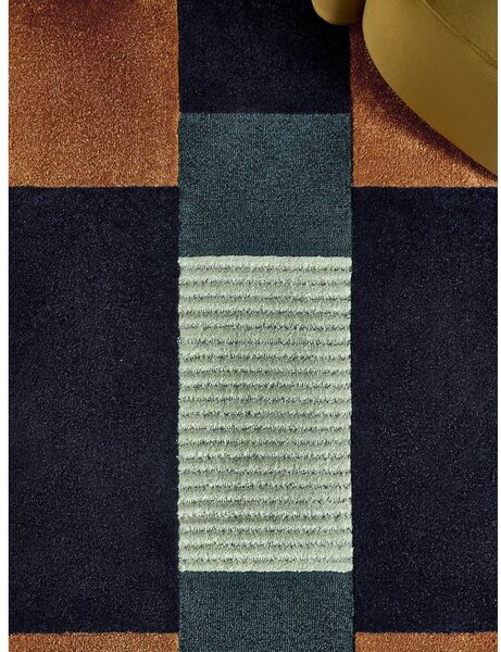Temno modra ročno tkana preproga iz recikliranih vlaken 120x170 cm Franka – MADE