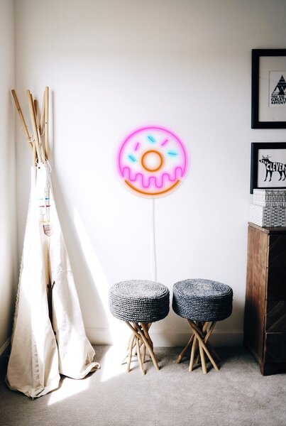 Roza stenska svetleča dekoracija Candy Shock Donut, ø 40 cm