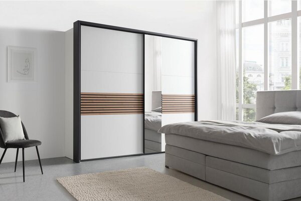 Premium Living Omara Z Drsnimi Vrati Leo