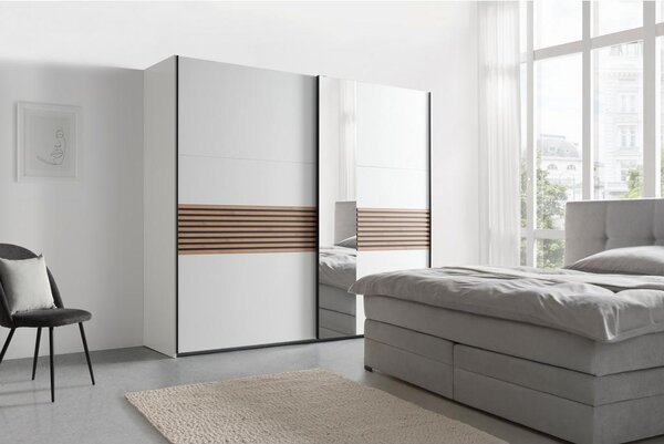 Premium Living Omara Z Drsnimi Vrati Leo