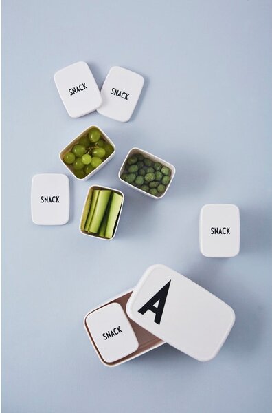 Bela škatla za prigrizke Design Letters Snack, 8,2 x 6,8 cm