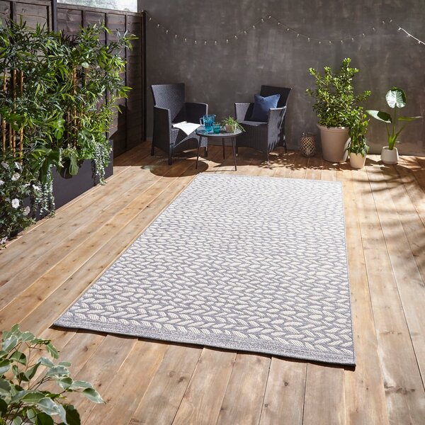 Svetlo siva zunanja preproga 120x170 cm Coast – Think Rugs