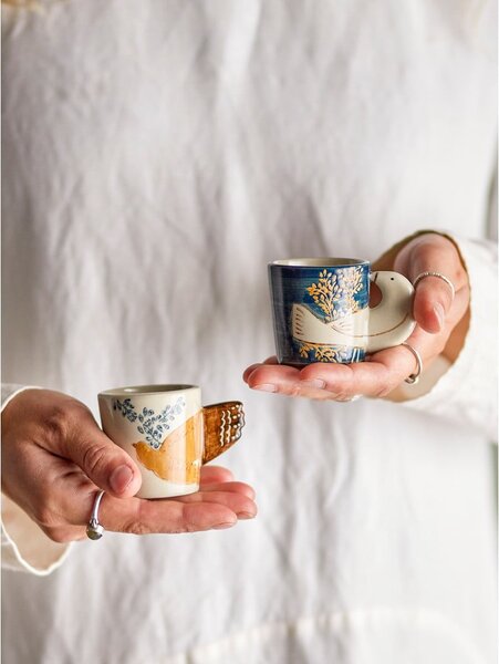 Modro-kremno bele lončene skodelice v kompletu za espresso 2 ks 55 ml Hezha – Bloomingville