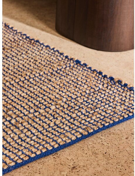 Modra ročno tkana preproga iz mešanice jute 120x170 cm Hurley – MADE