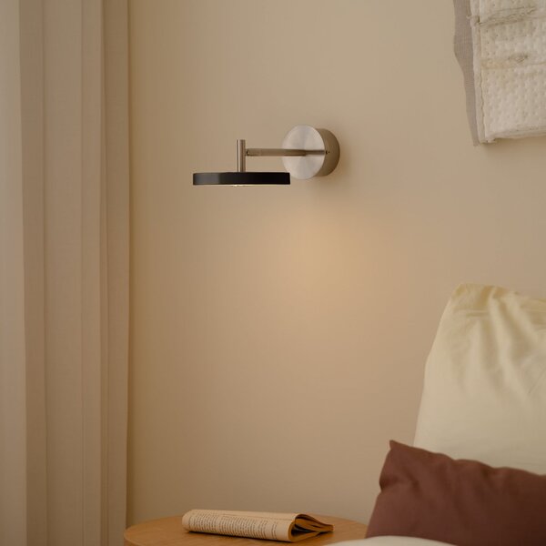UMAGE LED-stenna svetilka Asteria Short, črna, jeklo, neposredna napeljava, zatemnjen, Črna, spalnica, Kovina, Dizajn