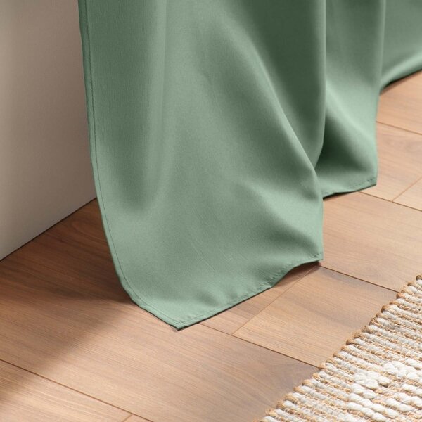 Zelena zavesa 140x260 cm Essentiel – douceur d'intérieur
