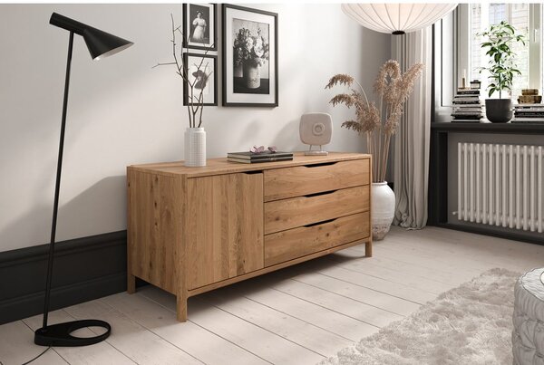 Nizka komoda iz masivnega hrasta 140x64 cm Twig – The Beds