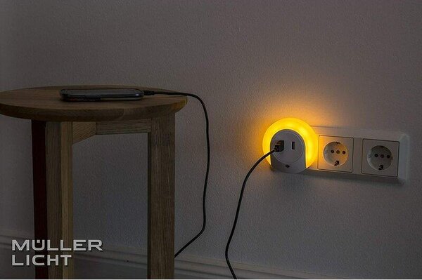 LED nočna lučka s senzorjem 2xUSB polnilec 1500K