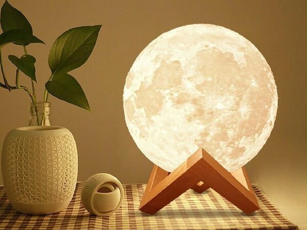 Akumulatorska LED 3D luna 11cm USB