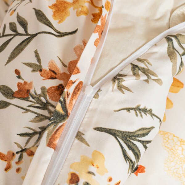 Posteljnina iz mikrovlaken FLORAL RIBBON kremna Dimenzije posteljnine: 70 x 90 cm | 140 x 220 cm