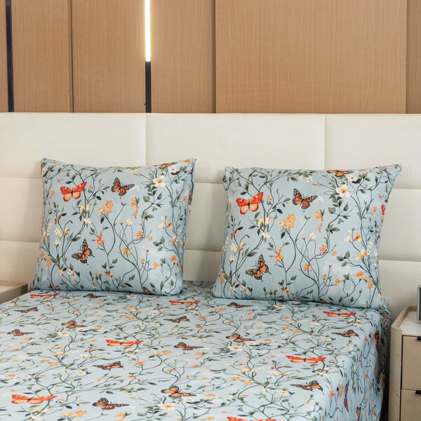 Posteljnina iz mikrovlaken MONARCH WINGS svetlo modra Dimenzije posteljnine: 70 x 90 cm | 140 x 220 cm