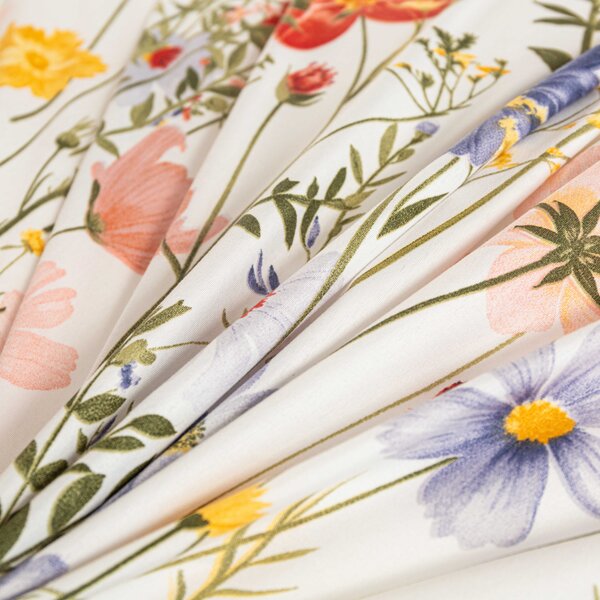 Posteljnina iz mikrovlaken WILDFLOWERS barvna Dimenzije posteljnine: 70 x 90 cm | 140 x 200 cm