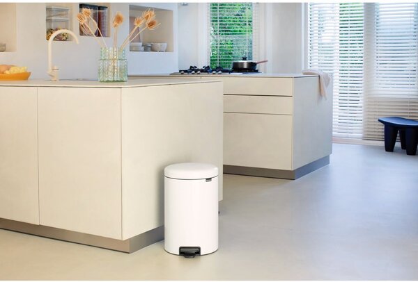 Bel jeklen koš za smeti s pedalom 20 l NewIcon – Brabantia