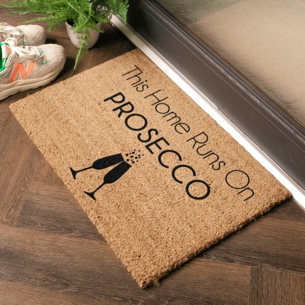 Predpražnik iz kokosovih vlaken 40x60 cm This Home Runs On Prosecco – Artsy Doormats
