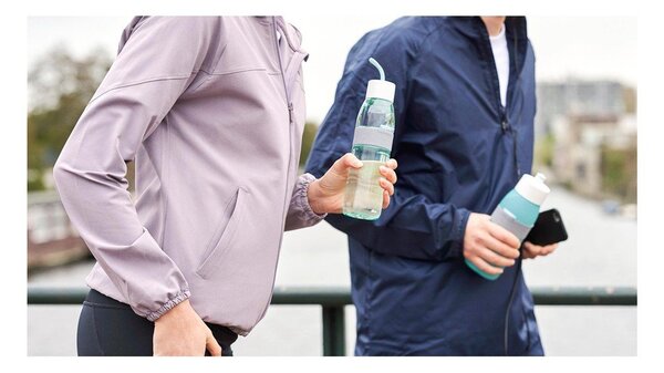 Žajbljevo zelena plastična steklenica za vodo 500 ml Ellipse – Mepal