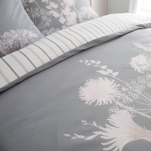 Siva posteljnina za zakonsko posteljo 200x200 cm Meadowsweet Floral – Catherine Lansfield