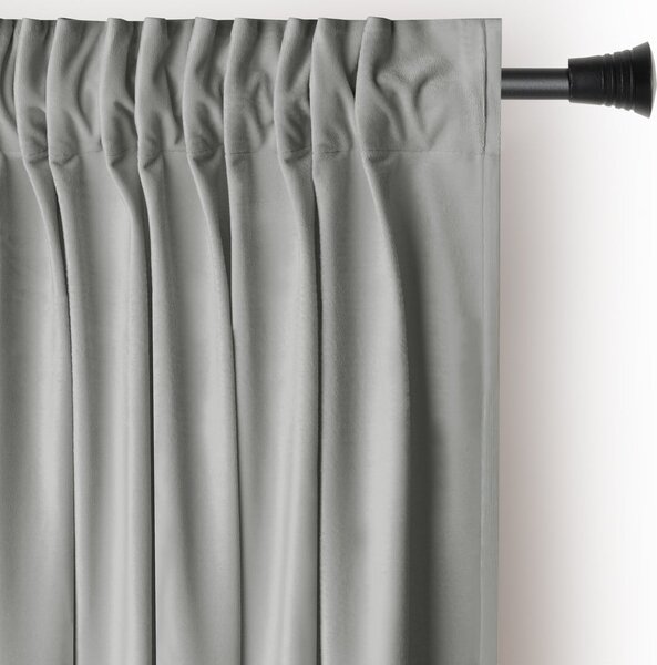 Svetlo siva žametna zavesa za delno zatemnitev 140x270 cm Pleat – Restilo