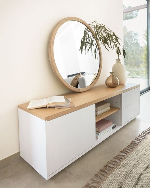 Bela TV omarica v hrastovem dekorju 150x44x36 cm Abilen – Kave Home