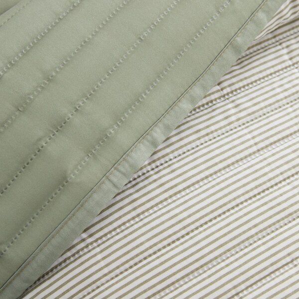 Zeleno prešito pregrinjalo 220x230 cm Stripe – Catherine Lansfield