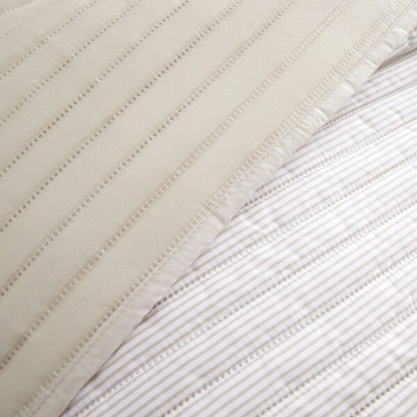Bež prešito pregrinjalo 220x230 cm Stripe – Catherine Lansfield