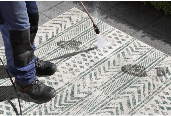 Zeleno-krem zunanja preproga NORTHRUGS Biri, 80 x 350 cm