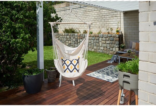 Kremno bel oblazinjen viseči vrtni fotelj Tobago – Garden Pleasure
