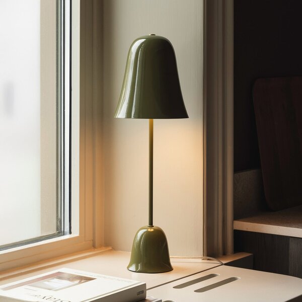 Globen Lighting namizna svetilka Blåklockan, olivno zelena, višina 56 cm, Zelena, Dnevna soba / jedilnica, Kovina, Skandinavski