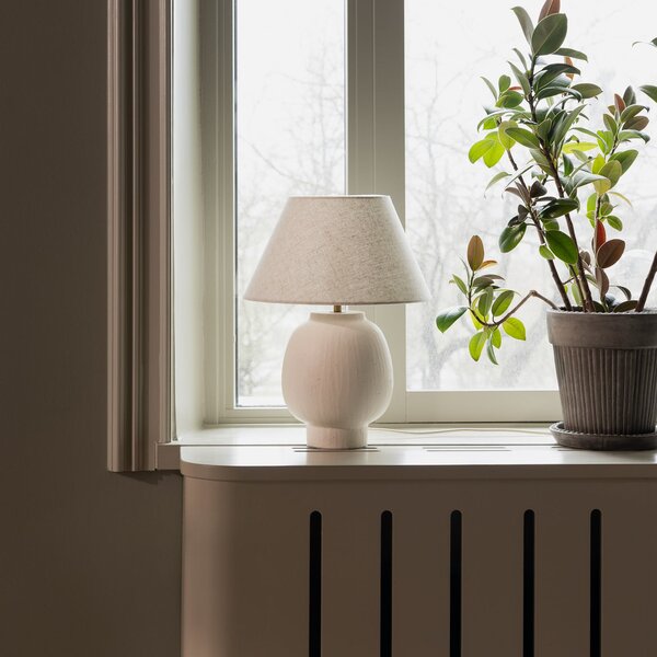 Globen Lighting namizna svetilka Lorenzo, bež, višina 46 cm, keramika, Bež, Dnevna soba / jedilnica, Keramika, Skandinavski
