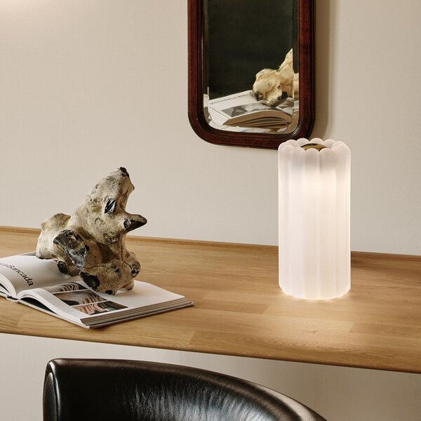 Tom Dixon LED namizna svetilka Press, motno steklo, višina 24 cm, zatemnjen, Bela, Dnevna soba / jedilnica, Steklo, Dizajn, Namizno senčilo