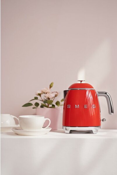 Rdeč grelnik vode iz nerjavečega jekla 800 ml Retro Style – SMEG