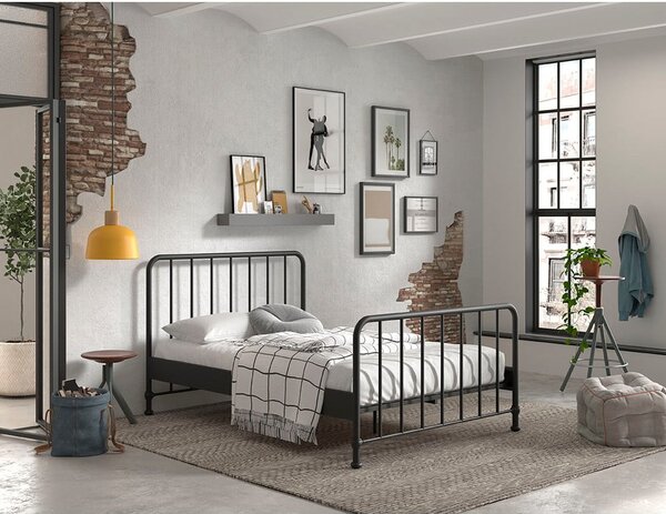 Črna kovinska postelja z letvenim dnom 140x200 cm BRONXX – Vipack