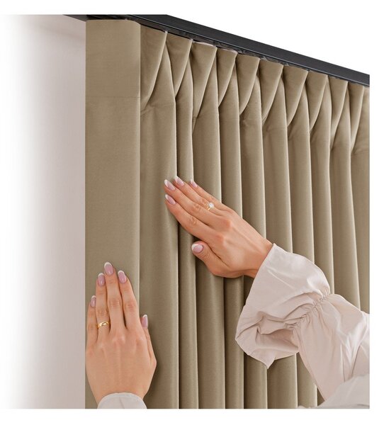 Bež žametna zavesa za delno zatemnitev 140x250 cm Velto – Filumi