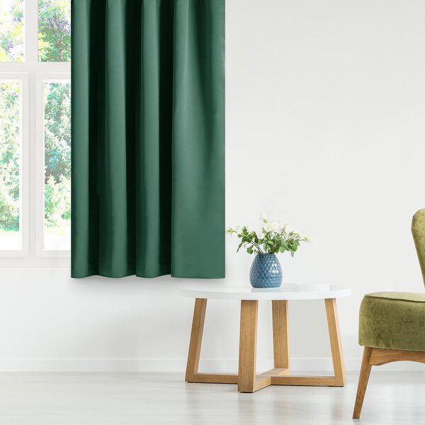 Temno zelena zavesa za delno zatemnitev 140x270 cm Kierra – Restilo