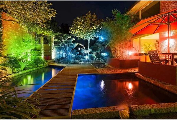 Zunanji IP65 LED RGBW reflektor + daljinski upravljalnik 10W