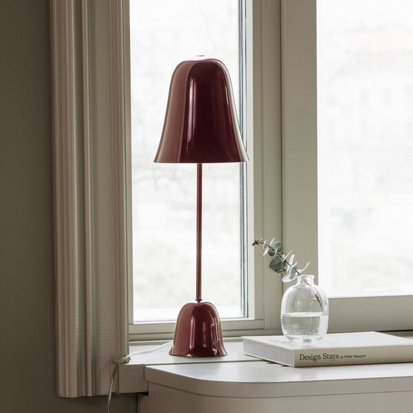 Globen Lighting namizna svetilka Blåklockan, vinsko rdeča, višina 56 cm, Rdeča, Dnevna soba / jedilnica, Kovina, Skandinavski