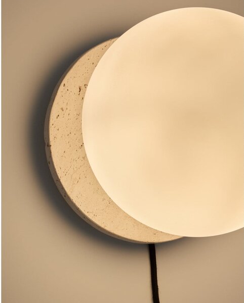 Bela/kremno bela marmorna stenska svetilka ø 20 cm Malachi – Kave Home