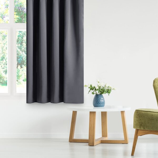 Temno siva zavesa za delno zatemnitev 140x175 cm Kierra – Restilo