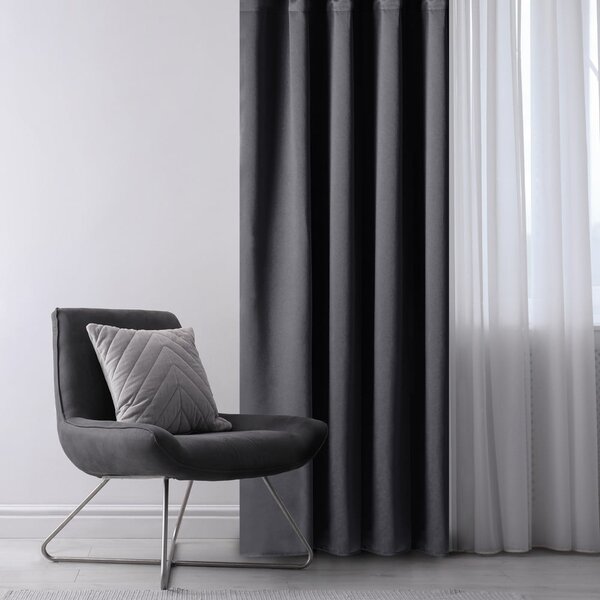 Temno siva zavesa za delno zatemnitev 140x175 cm Kierra – Restilo