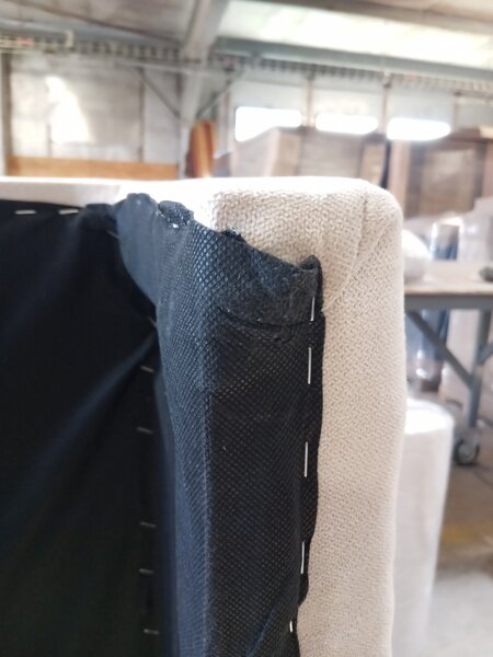 PROMOCIJA Raztegljiva dvostranska sedežna garnitura v obliki L SEVIO 246x145 cm, kremna + 2 blazini BREZPLAČNO II. kakovost