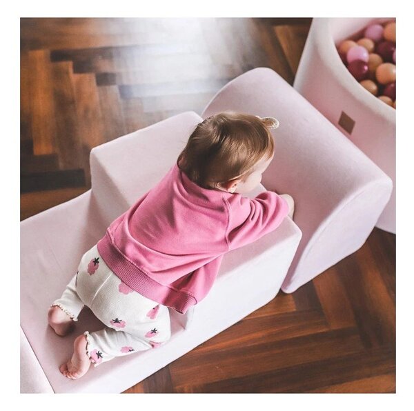 Sivo žametno otroško igrišče iz pene 4 ks višina 30 cm 225x90 cm Montessori – Meowbaby