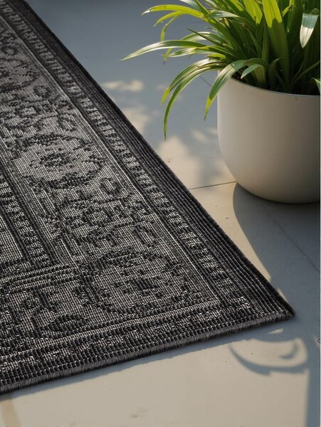 Črno-bela notranja in zunanja preproga 200x290 cm Duet Kona – NORTHRUGS