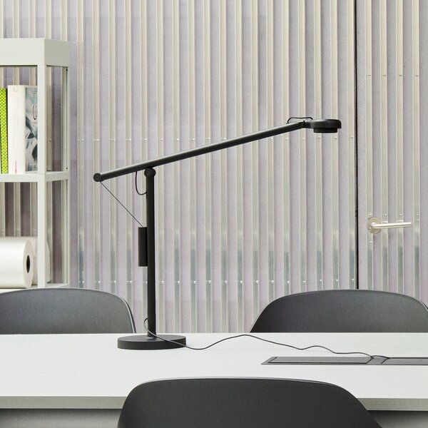 HAY LED-namizna svetilka Fifty-Fifty, črna, 45 cm, z možnostjo zatemnitve, zatemnjen, Črna, Študija / pisarna, Aluminij, Dizajn