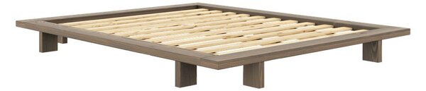 Rjava zakonska postelja iz masivnega bora z letvenim dnom 160x200 cm Japan – Karup Design
