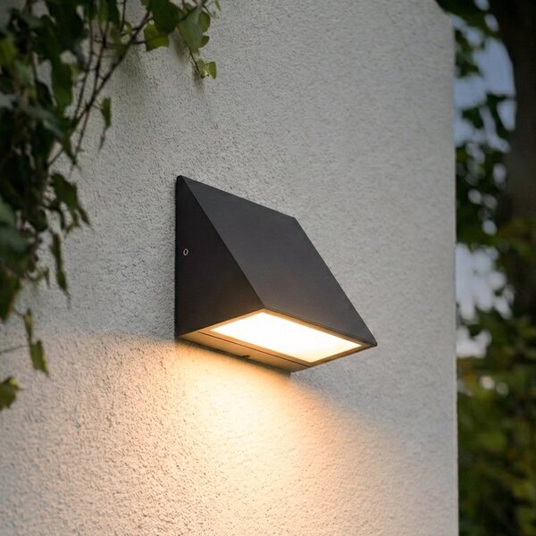 Lindby LED zunanja stenska svetilka Triava, črna, aluminij, IP65, Črna, Aluminij, Sodobni