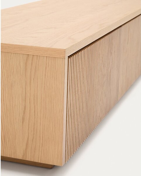 TV omarica v hrastovem dekorju v naravni barvi 200x30x40 cm Helvine – Kave Home