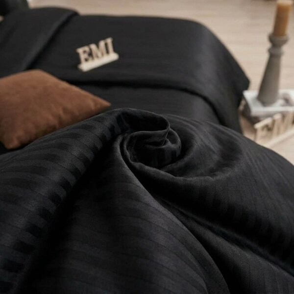 Posteljnina Black damast saten EMI
