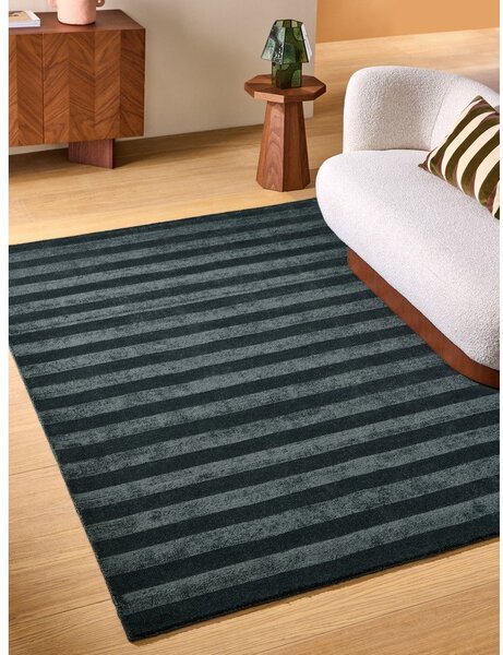 Temno modra ročno tkana preproga iz recikliranih vlaken 160x230 cm Connor – MADE